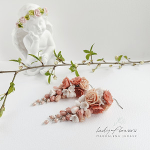 Kolczyki z kremowymi kwiatuszkami