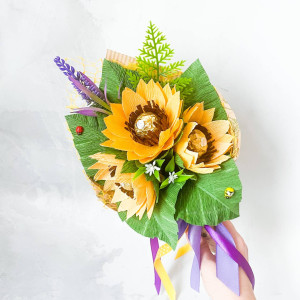 Bukiet słoneczników z cukierkami (rozmiar S)