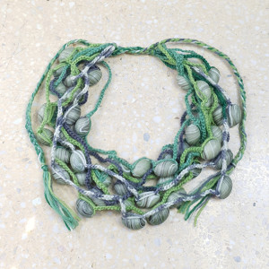 5822 zielony, cieniowany naszyjnik;