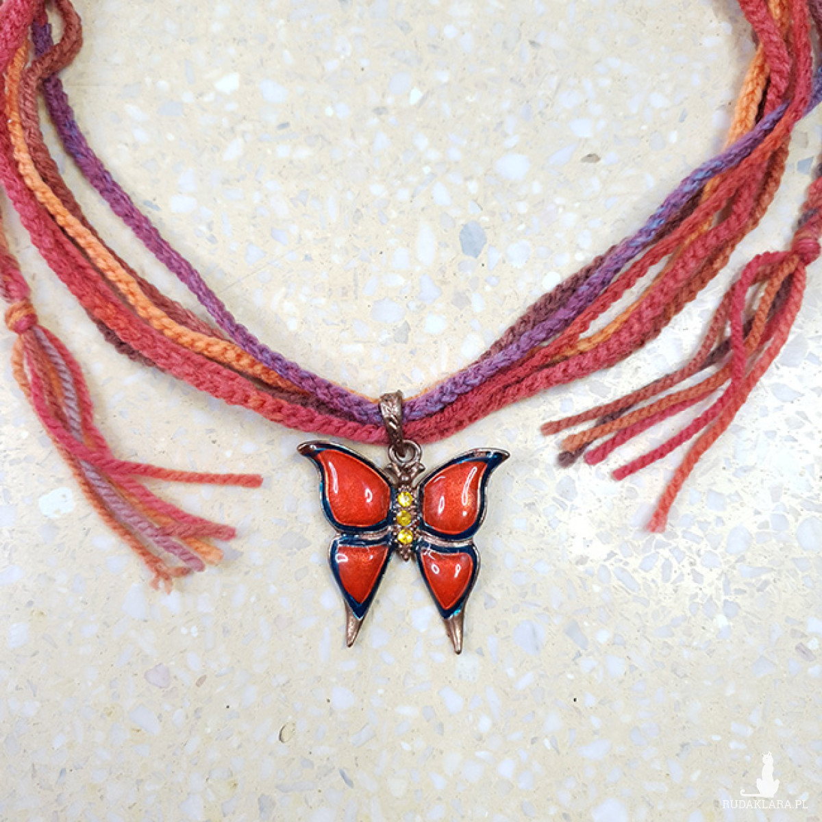 5787 rdzawo-brązowy naszyjnik; wisiorek motyl