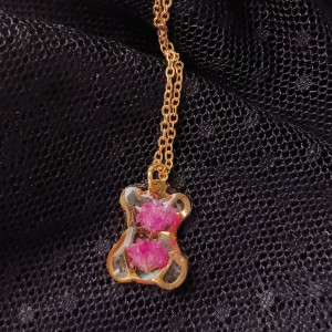 Złota zawieszka miś z żywicy zawieszka z gipsowką