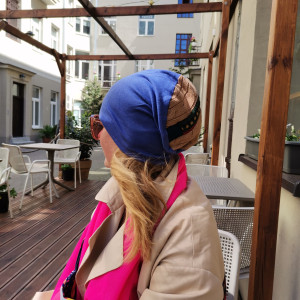 Czapka wiosenna niebieska smerfetka