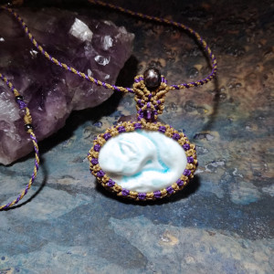 LIS POLARNY Porcelanowy Ametyst i Perła naturalna mikro makrama