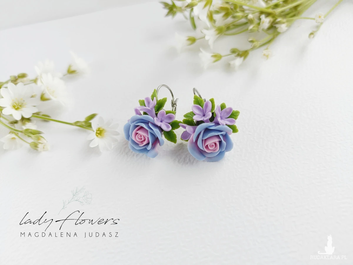 Kolczyki z cieniowanym i różyczkami