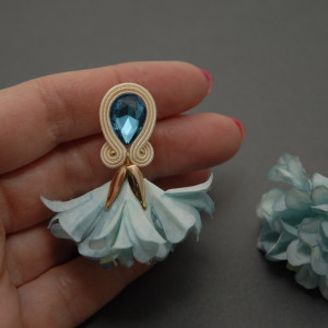 kolczyki lub klipsy sutasz z kwiatkami