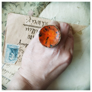 Pierścionek oranżowa niecka