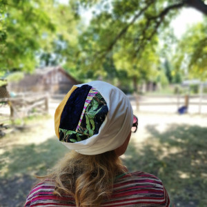 Czapka wiosenna biała patchworkowa