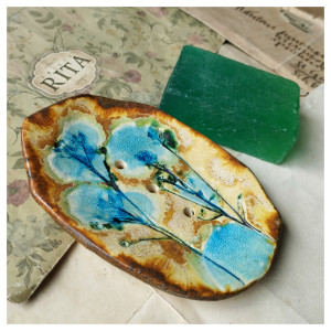 Mydelniczka z organicznym wzorem