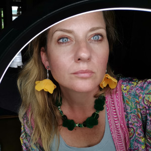 Kolczyki wkrętki żółte kwiaty leciutkie