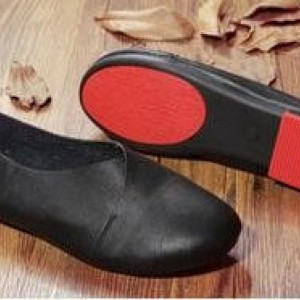 buty "cichobiegi" czarne ze sztucznej skóry mega wygodne roz.36