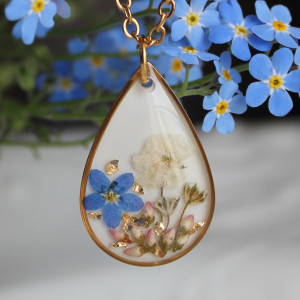 Złota łezka zawieszka złoty wisiorek kwiat naszyjnik żywica z żywicy suszone kwiaty z kwiatami naturalne żywe kwiaty gipsówka żywicy niezapominajki gipsówka wrzos