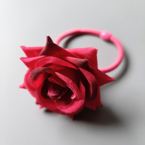 Gumka do włosów fuksjowa róża