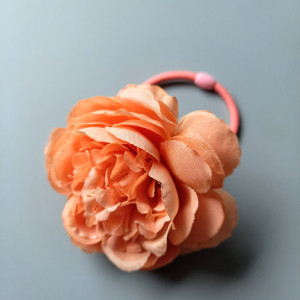 Gumka do włosów morelowa piwonia