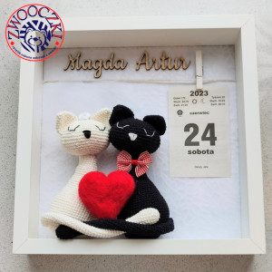 Personalizowana pamiątka ślubna z szydełkowych kotami