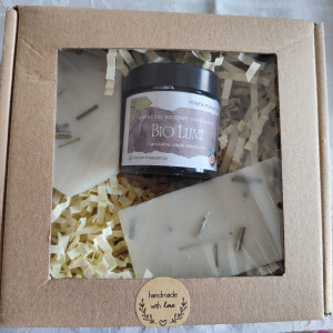 Zestaw prezentowy świeczka i zawieszki do szafy z naturalnymi olejkami