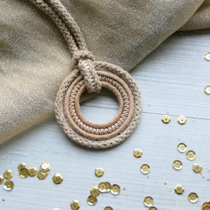 Wisior Round Basic beżowy