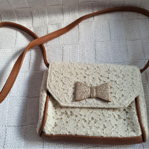 Koronkowa torebka typu mini