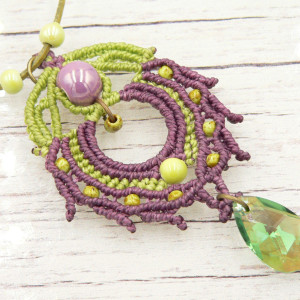 Naszyjnik Śliwka z pistacjami, kryształ Swarovski.