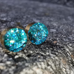 Kolczyki mini turkusowe 4mm