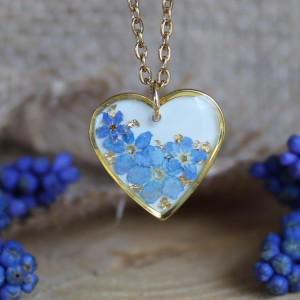 Złota zawieszka złoty wisiorek kwiat naszyjnik żywica z żywicy kwiaty serce serduszko niezapominajki