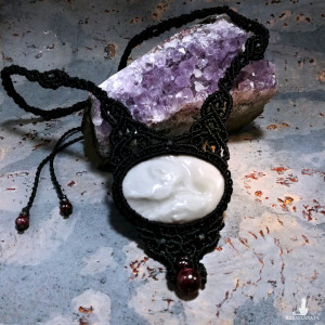 Kolia Biały Wilk porcelanowy Kryształ Górski Granat mikro makrama Delfina Dolls