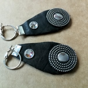 kolczyki lekkie skóra cyrkonie