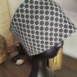 Opaska  szeroka szara we wzory  M1