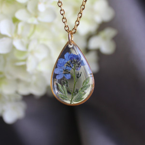 Złota zawieszka złoty wisiorek kwiat naszyjnik żywica z żywicy kwiaty serce niezapominajki łezka łza kropelka niezapominajkami