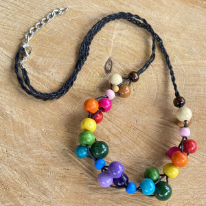 Naszyjnik tęczowe drewniane koraliki