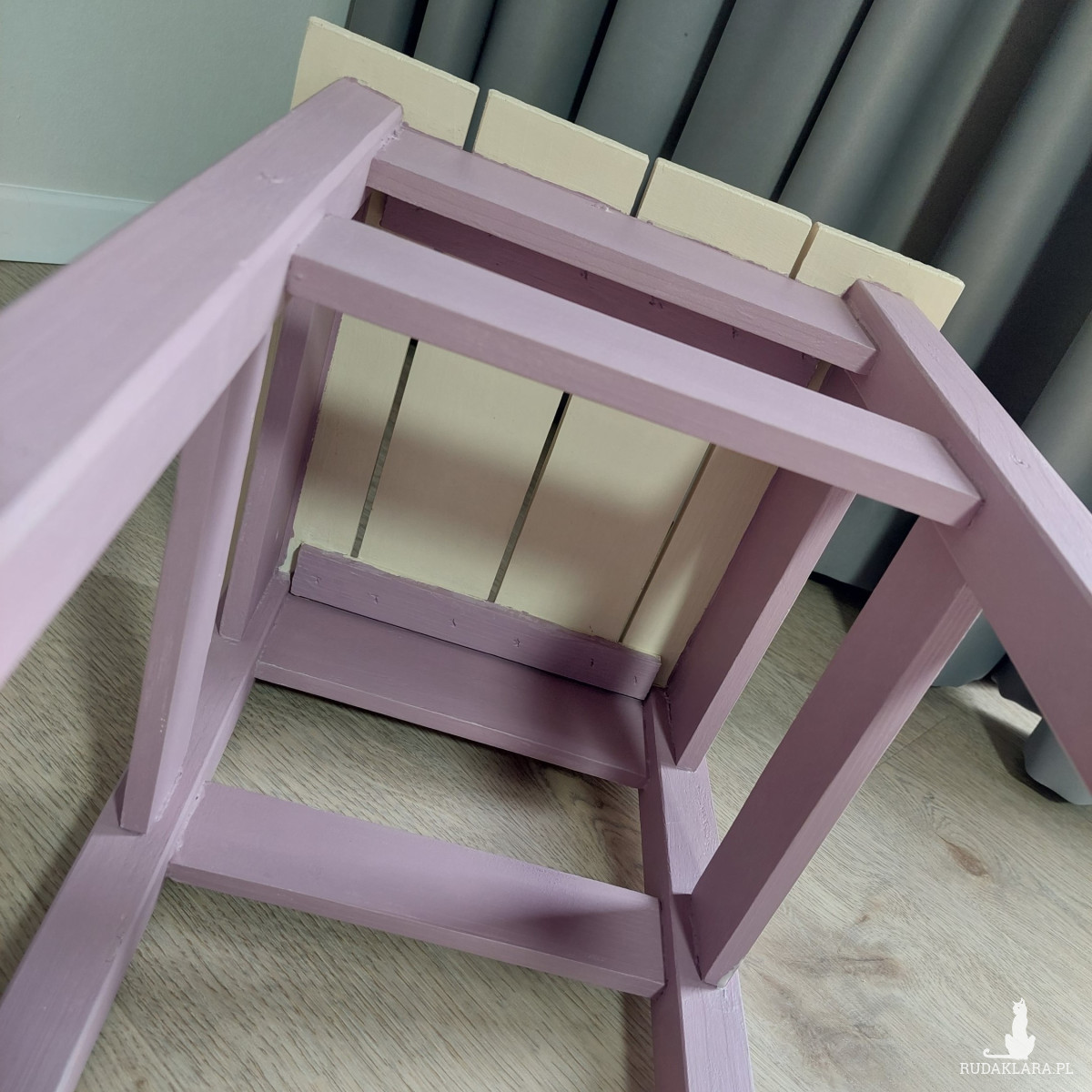 Własnoręcznie malowany handmade taboret / stołek w pastelowych kolorach