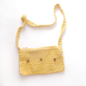 miodowa torebeczka z włóczki, mała torebka włóczkowa, boho torebka z włóczki, etno torebka musztardowa torebeczka, saszetka