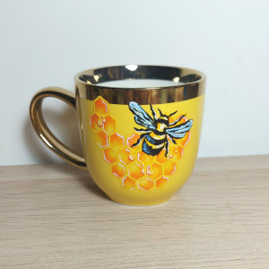 Kubek pszczoła