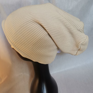 Czapka ecru ciepla