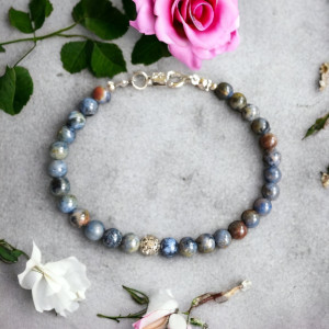 Subtelna bransoletka z niesamowitego Dumortierytu