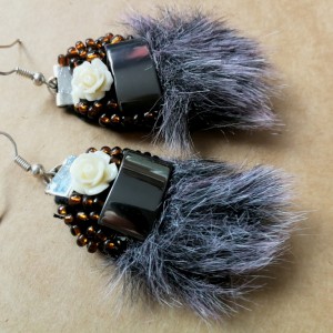 kolczyki futro róże lekkie boho