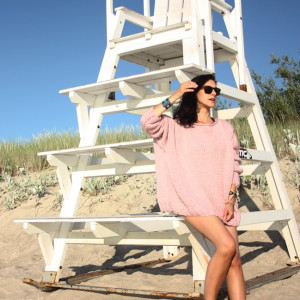 SWETER PUDROWY RÓŻ OVERSIZE