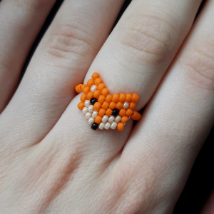 Jesienny Lisek pierścionek z koralików jasny pomarańczowy