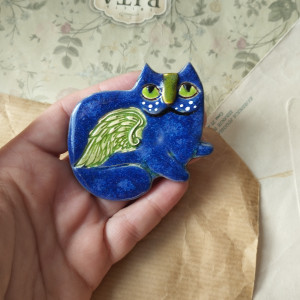 Granatowy kot z innej bajki