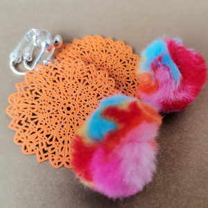 Klipsy pomarańczowe z pomponem boho