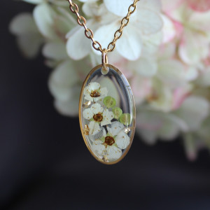 Złota zawieszka złoty wisiorek naszyjnik żywica z żywicy kwiaty z kwiatami jajowata retro naturalna delikatna dziewczęca kobieca