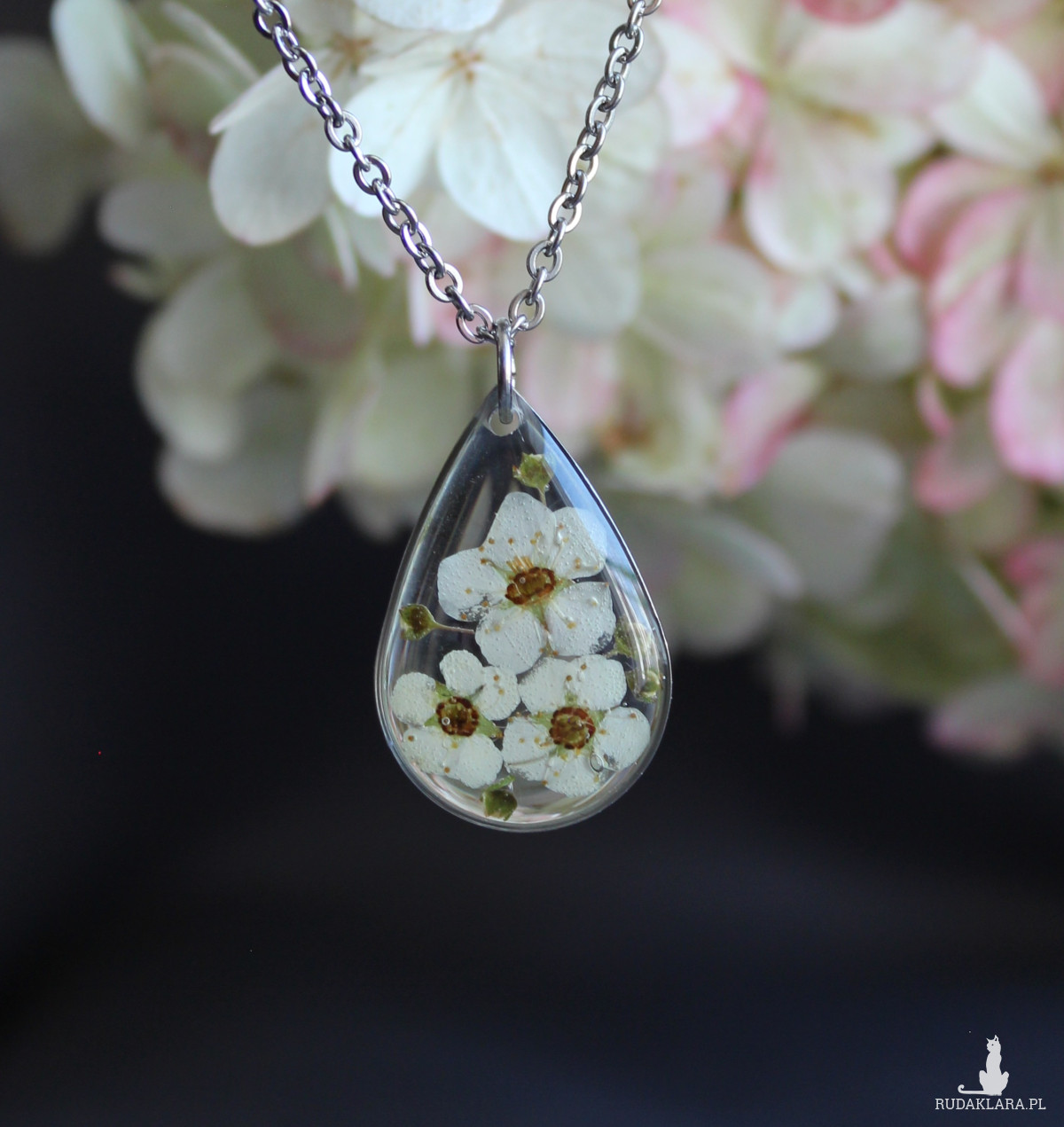 Srebrna zawieszka srebrny wisiorek kwiat naszyjnik żywica z żywicy kwiaty łezka łza kropelka tawuła delikatna żywica z żywicy suszony kwiat