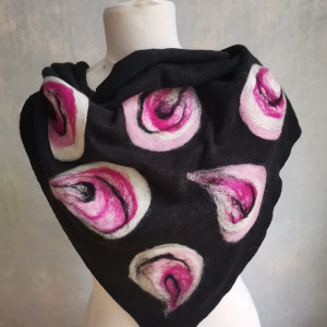 Chusta czarna aplikacja  merino