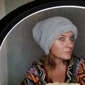 Futrzana szara czapka