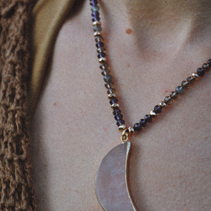 Naszyjnik księżyc kwarc różowy