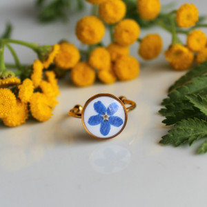 Złoty pierścionek regulowany kwiaty z kwiatami kwiatem niezapominajki niezapominajkami duży