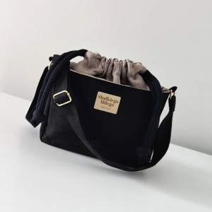 Torebka S O F I A Black - mała czarna torebka z kominem z nubuku