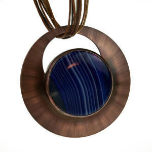 Miedziany naszyjnik z granatowym agatem c630