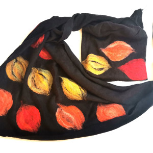 komplet wełniany czarny wełna merynosy kwiaty