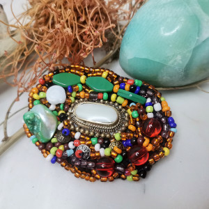 Broszka ręcznie wyszywana