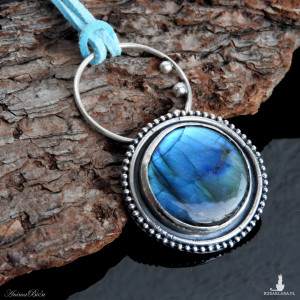 Wisiorek srebrny medalion z labradorytem błękitnym